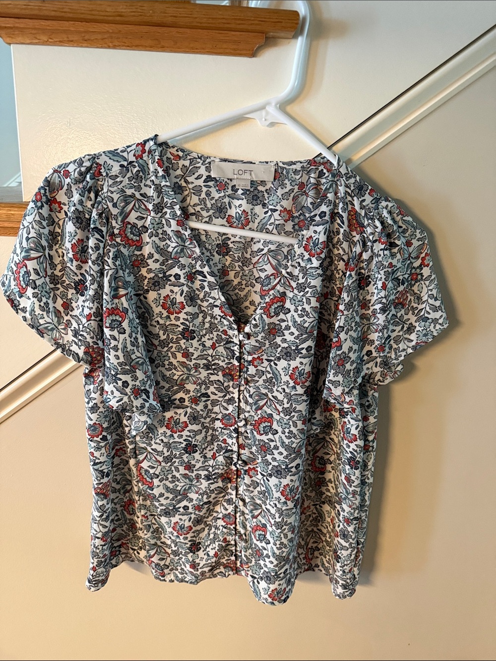 LOFT White Floral Button-Front V-Neck Blouse with Red and Green Print